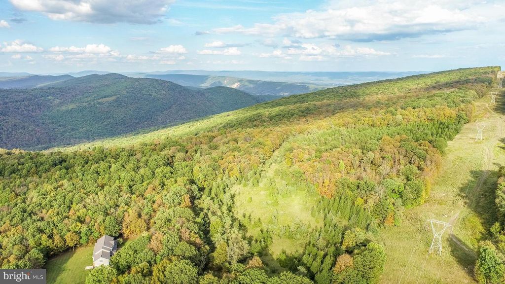 Image 8 of property listing at 15800 SPRUCEWOOD DR, Frostburg, MD 21532