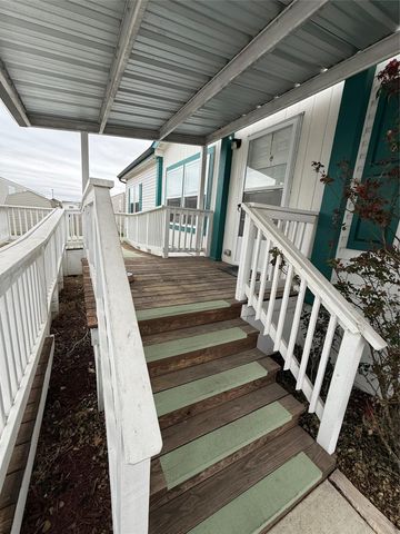 142 EAGLE CREEK DR, Kyle, TX 78640