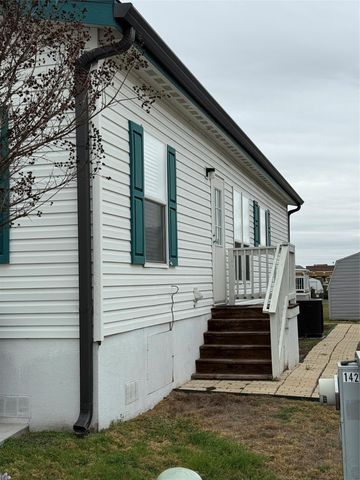 142 EAGLE CREEK DR, Kyle, TX 78640