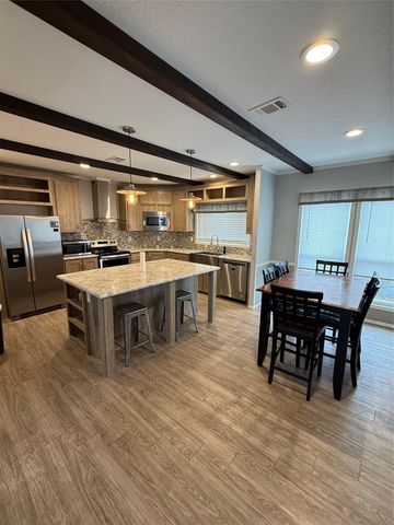 142 EAGLE CREEK DR, Kyle, TX 78640