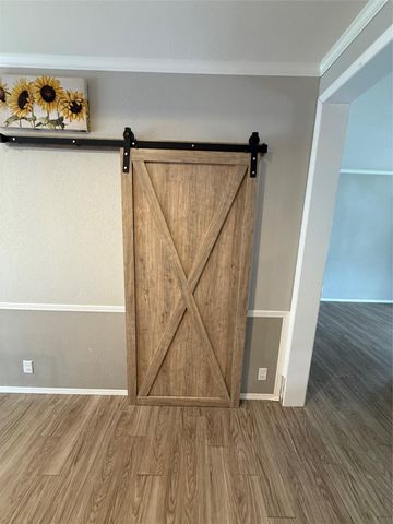 142 EAGLE CREEK DR, Kyle, TX 78640