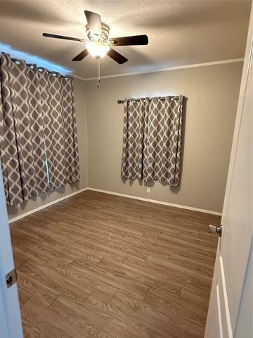 142 EAGLE CREEK DR, Kyle, TX 78640