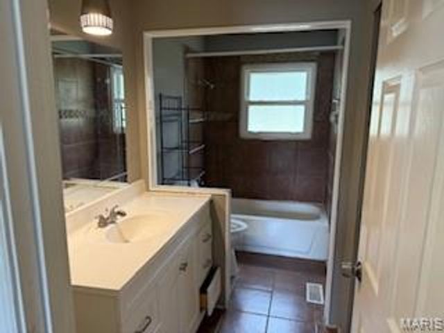 11632 Las Ladera Drive, Florissant, MO 63033