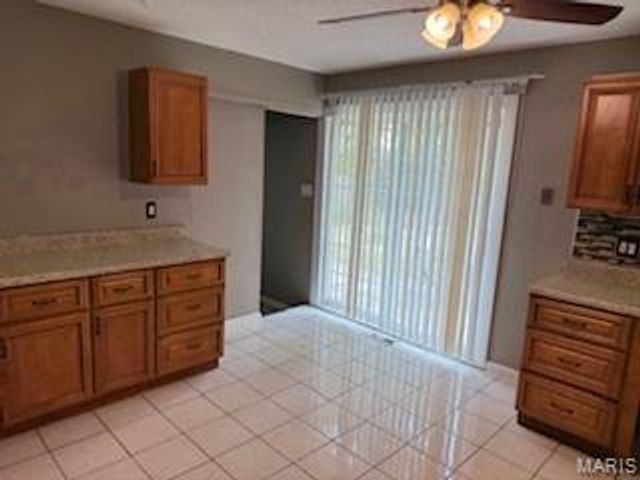 11632 Las Ladera Drive, Florissant, MO 63033