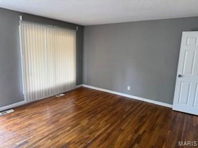 11632 Las Ladera Drive, Florissant, MO 63033