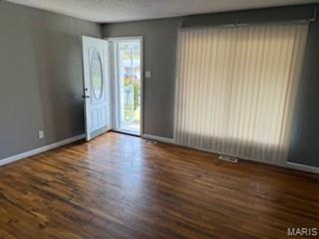 11632 Las Ladera Drive, Florissant, MO 63033