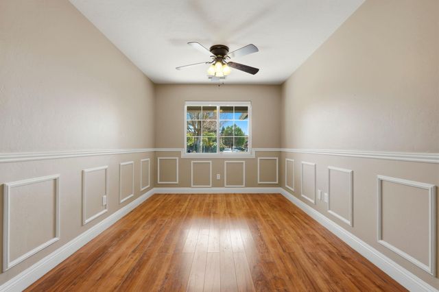 2542 E Parkview Avenue, Visalia, CA 93292