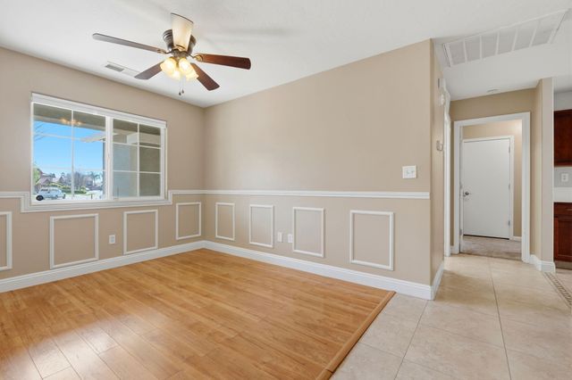 2542 E Parkview Avenue, Visalia, CA 93292