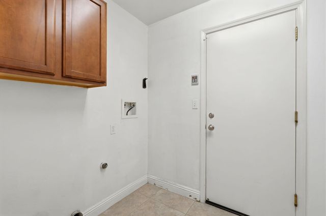 2542 E Parkview Avenue, Visalia, CA 93292