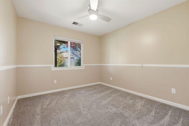 2542 E Parkview Avenue, Visalia, CA 93292