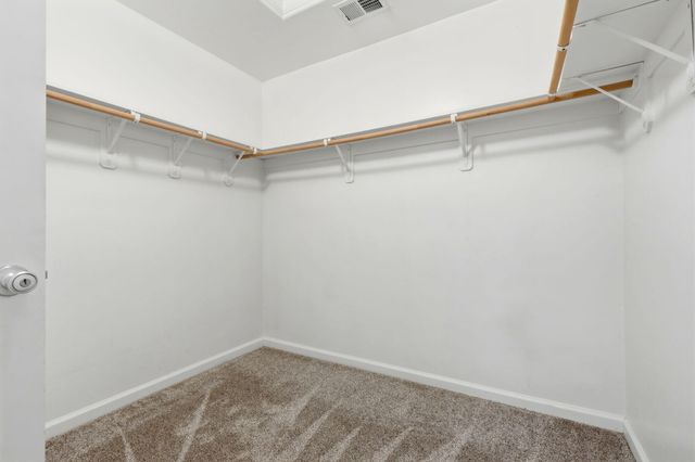 2542 E Parkview Avenue, Visalia, CA 93292