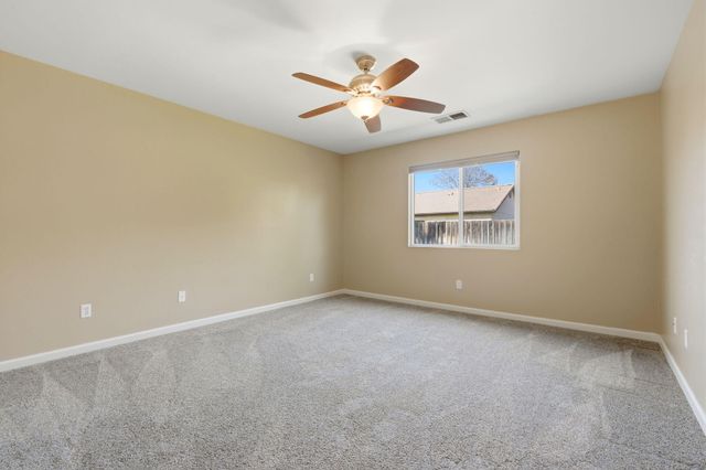 2542 E Parkview Avenue, Visalia, CA 93292