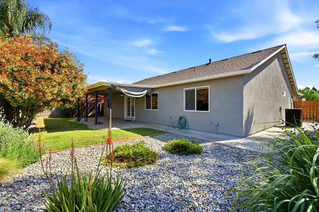 2542 E Parkview Avenue, Visalia, CA 93292