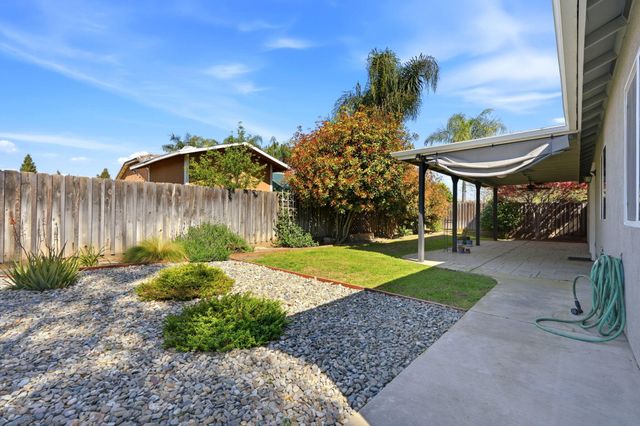 2542 E Parkview Avenue, Visalia, CA 93292