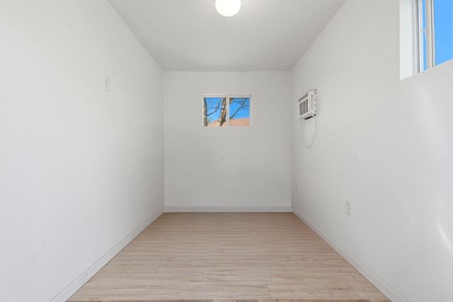 2542 E Parkview Avenue, Visalia, CA 93292