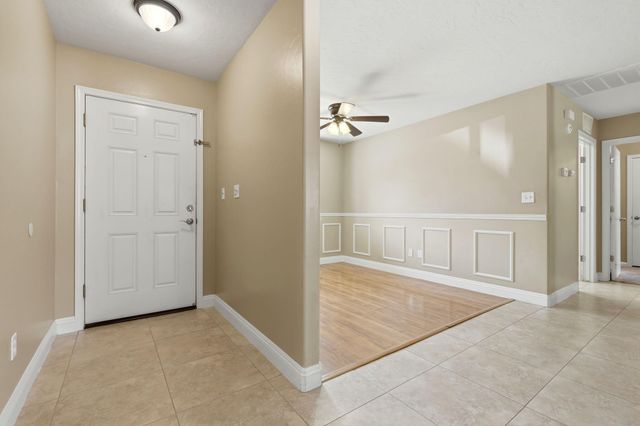 2542 E Parkview Avenue, Visalia, CA 93292