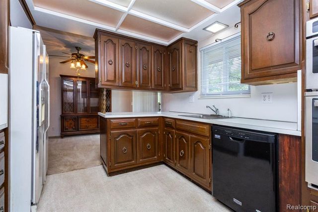 36271 Suffolk Street, Clinton Township, MI 48035