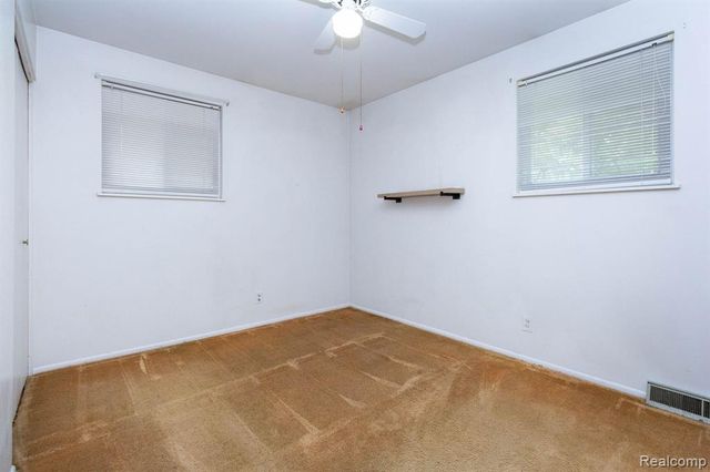 36271 Suffolk Street, Clinton Township, MI 48035