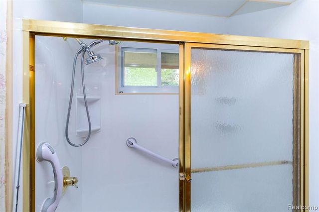 36271 Suffolk Street, Clinton Township, MI 48035