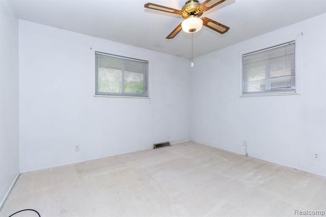 36271 Suffolk Street, Clinton Township, MI 48035