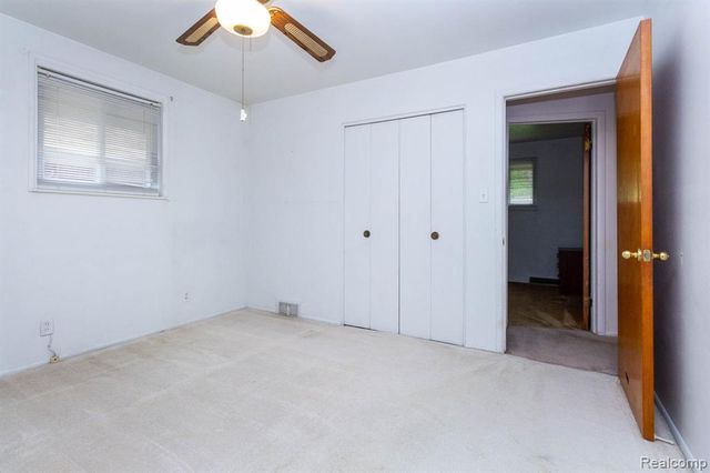 36271 Suffolk Street, Clinton Township, MI 48035
