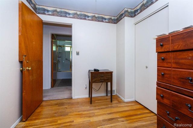 36271 Suffolk Street, Clinton Township, MI 48035