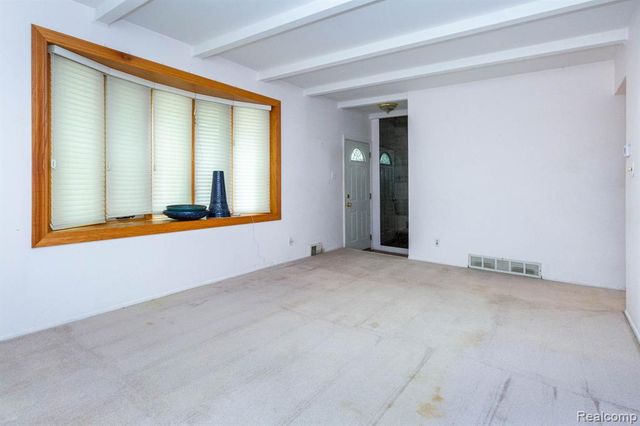 36271 Suffolk Street, Clinton Township, MI 48035