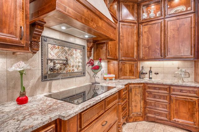178 Sleepy Oaks DR, Kingsland, TX 78639