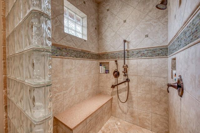 178 Sleepy Oaks DR, Kingsland, TX 78639