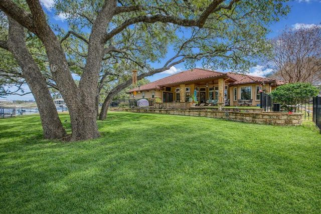 178 Sleepy Oaks DR, Kingsland, TX 78639
