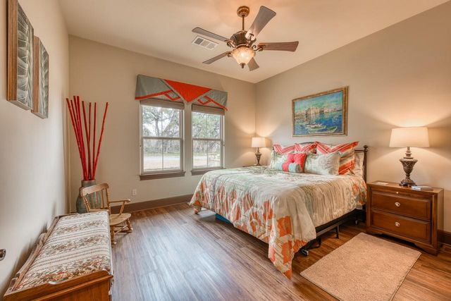 178 Sleepy Oaks DR, Kingsland, TX 78639