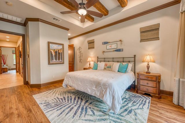 178 Sleepy Oaks DR, Kingsland, TX 78639