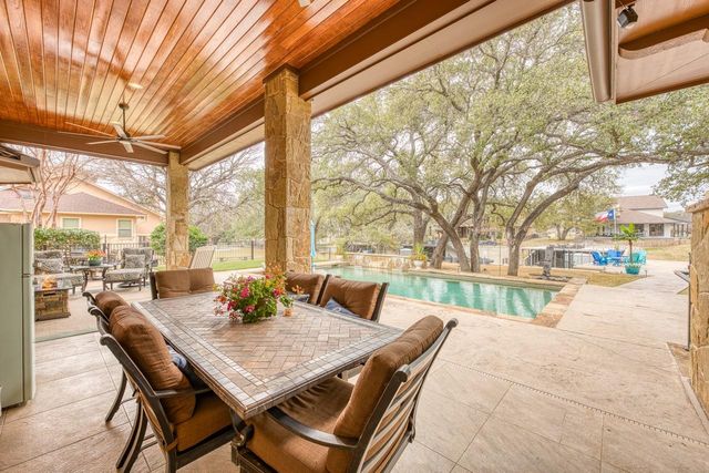 178 Sleepy Oaks DR, Kingsland, TX 78639