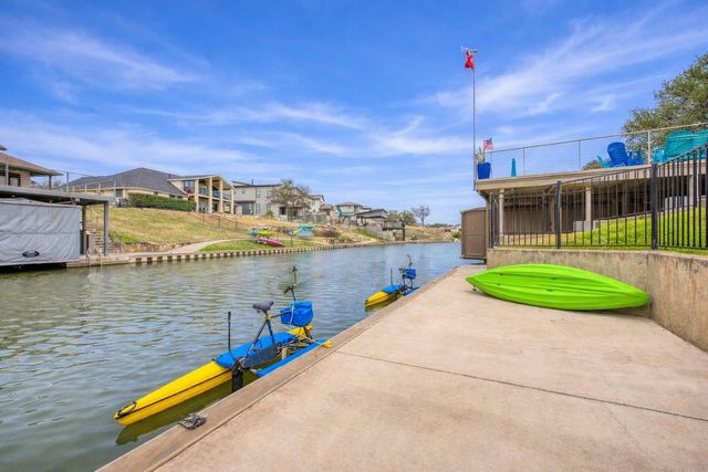 178 Sleepy Oaks DR, Kingsland, TX 78639