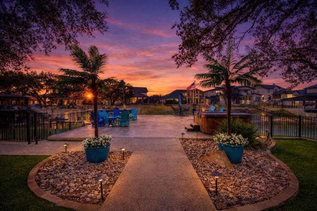 178 Sleepy Oaks DR, Kingsland, TX 78639