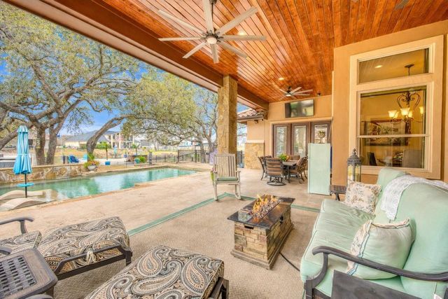 178 Sleepy Oaks DR, Kingsland, TX 78639