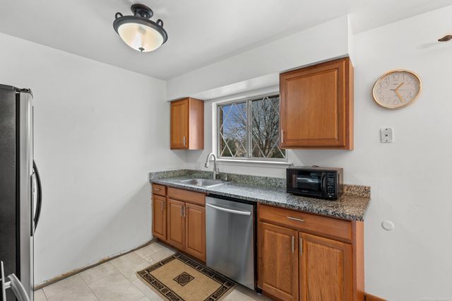 29265 Hayes Road, Warren, MI 48088