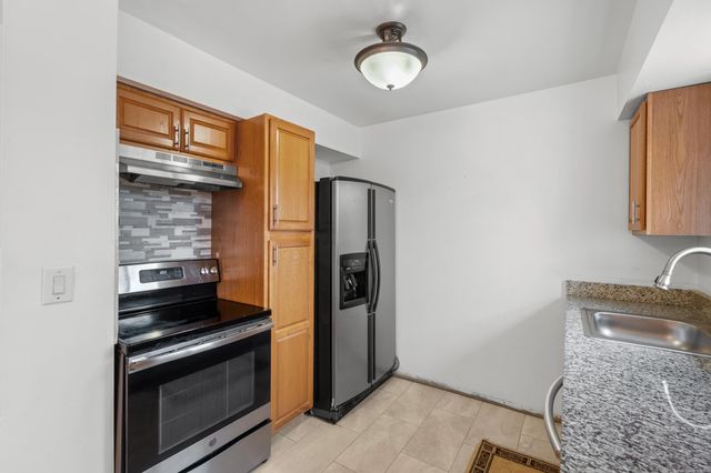 29265 Hayes Road, Warren, MI 48088