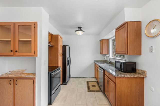 29265 Hayes Road, Warren, MI 48088