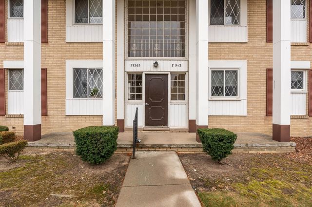 29265 Hayes Road, Warren, MI 48088