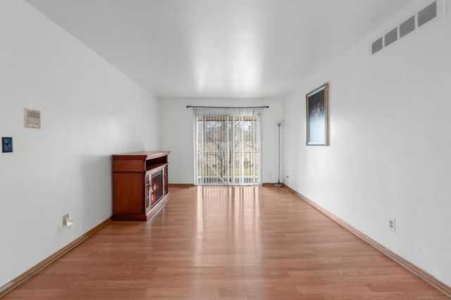 29265 Hayes Road, Warren, MI 48088