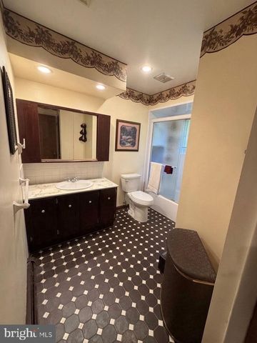 451 W NEVERSINK RD, Reading, PA 19606