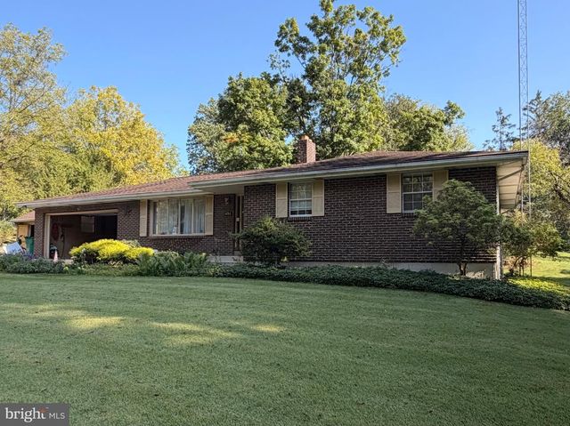 451 W NEVERSINK RD, Reading, PA 19606