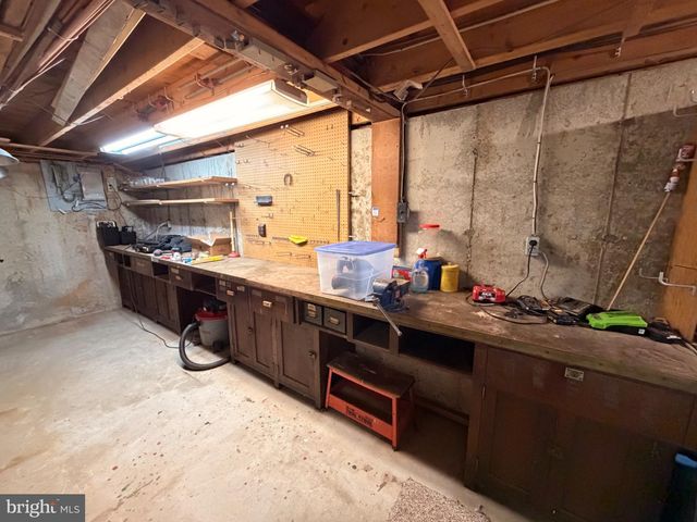 451 W NEVERSINK RD, Reading, PA 19606