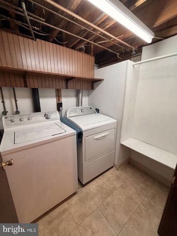 451 W NEVERSINK RD, Reading, PA 19606