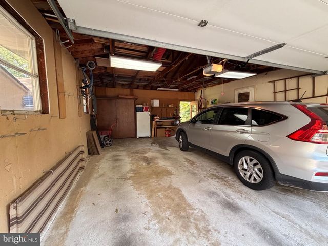 451 W NEVERSINK RD, Reading, PA 19606