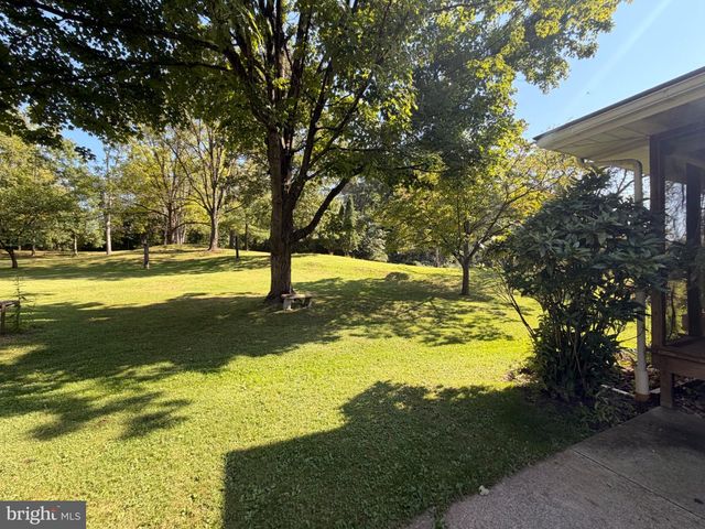 451 W NEVERSINK RD, Reading, PA 19606