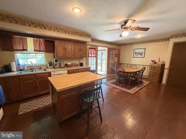 451 W NEVERSINK RD, Reading, PA 19606