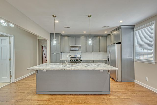 377 Ashley Avenue, Charleston, SC 29403