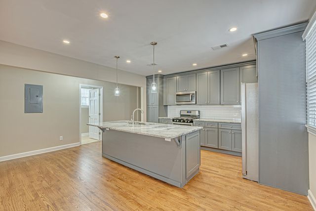 377 Ashley Avenue, Charleston, SC 29403